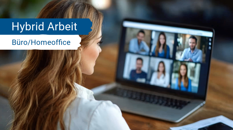 Frau im Homeoffice in Online-Konferenz